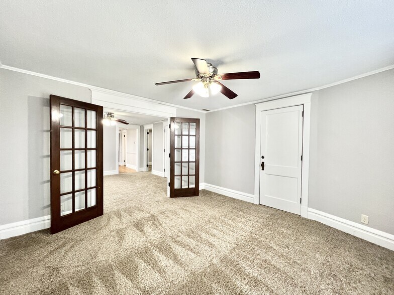 Building Photo - 509 E Milwaukee St