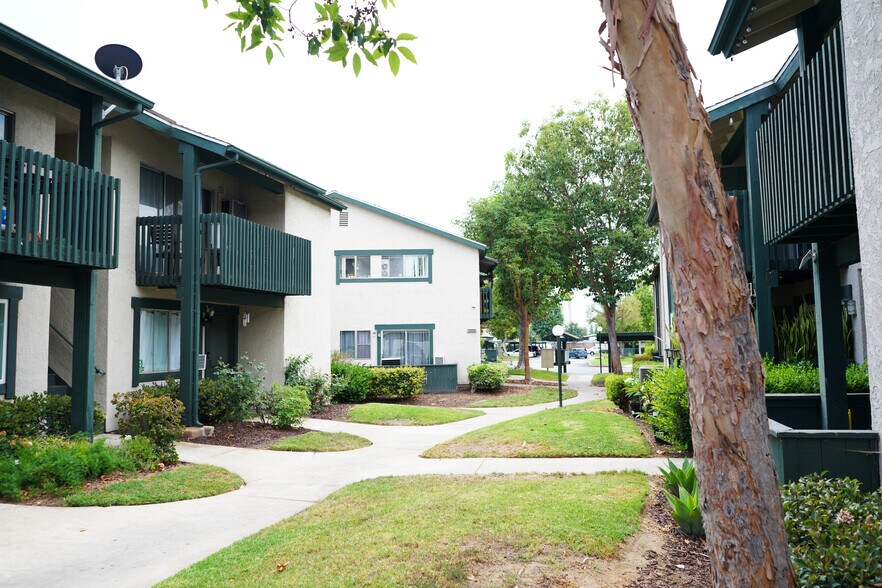Building Photo - 23214 Orange Ave