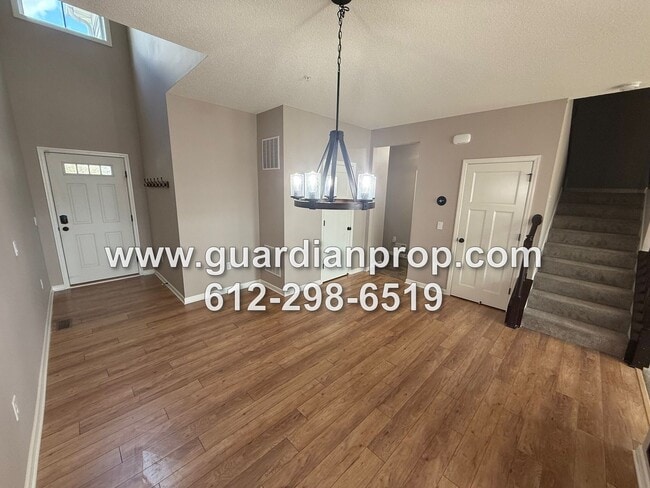 Building Photo - Luxury Townhouse Available Now, Lower Family Room w/Walkout, Balcony, 4 Baths, Large Primary