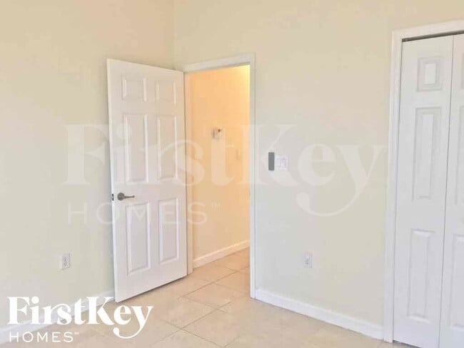 Building Photo - 11912 SW 126th Ln