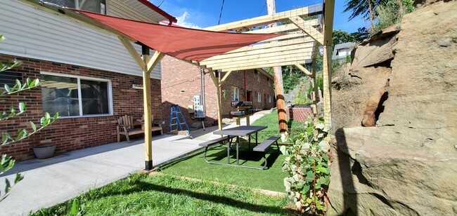 picnic area with BBQ grill ready to use - 925 College Ave