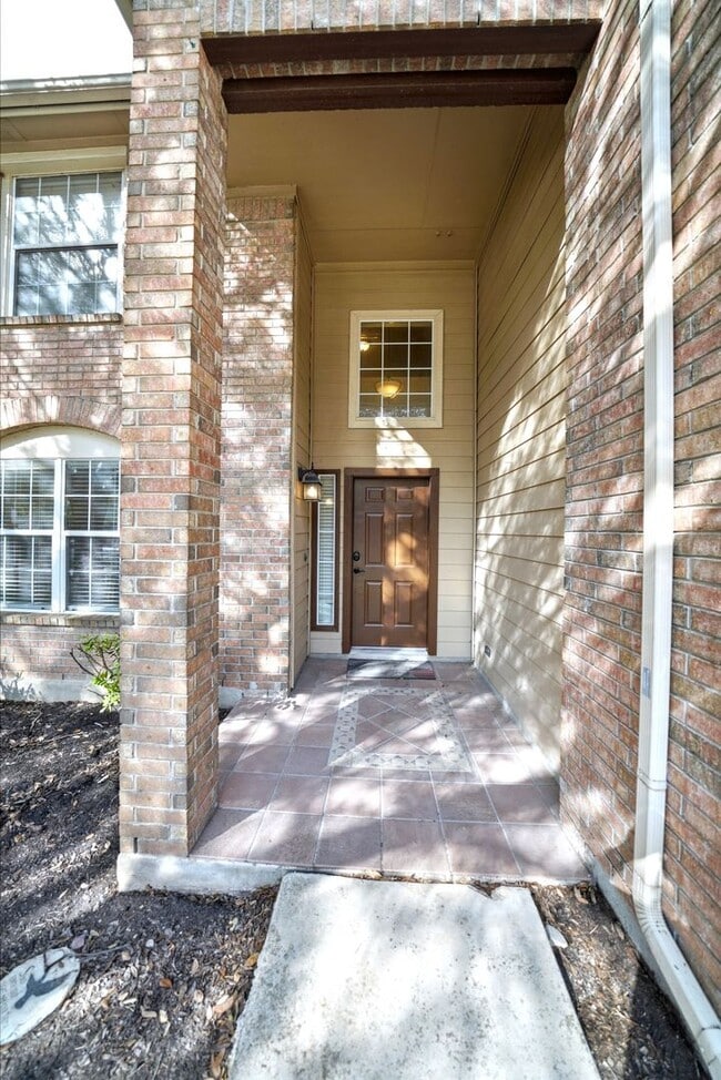 Building Photo - Beautiful Rental now available in Thistle ...