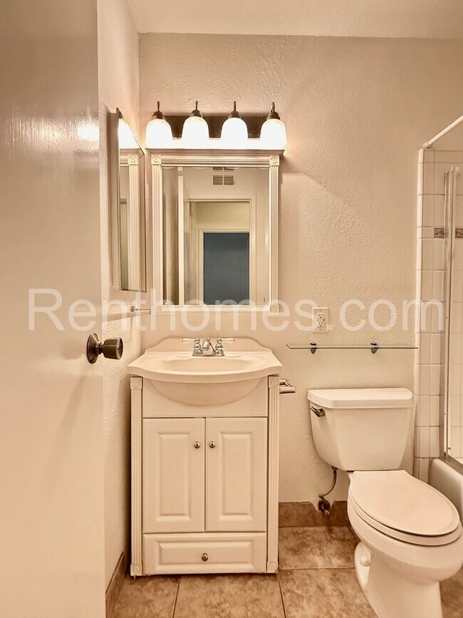 Building Photo - 5511 Chandler Dr