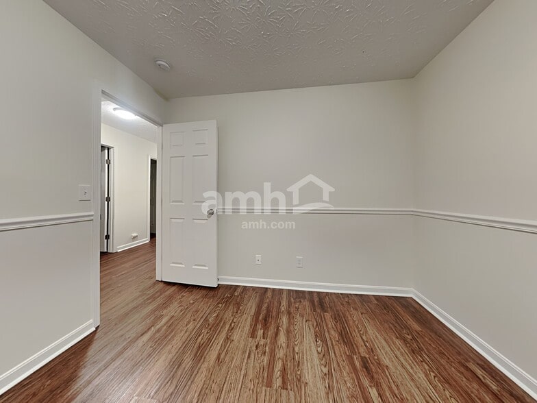 Building Photo - 7450 Sterling Springs Way