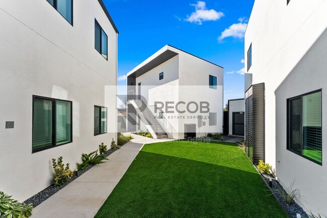 Building Photo - 8353 Ivory Coast Dr