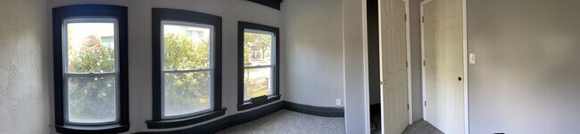 Building Photo - 407 E Center St