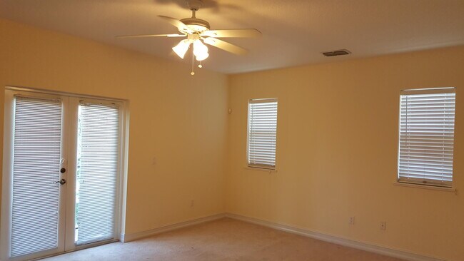 Building Photo - 1825 Bridgepointe Cir