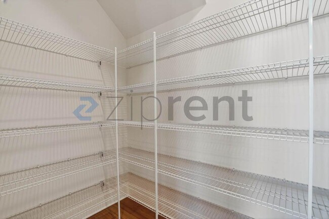 Building Photo - 6510 Wallace Farms Dr