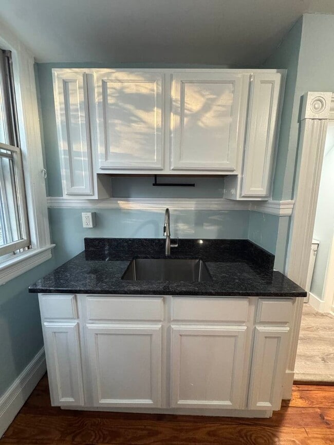 Building Photo - Charming 1-Bedroom Apartment in Russell, MA