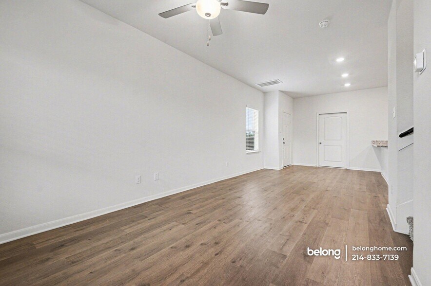 Building Photo - 203 Marsh Ln