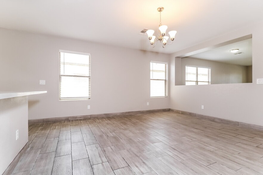 Building Photo - 11522 W Wethersfield Rd
