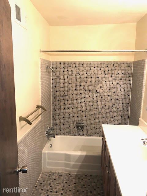 Building Photo - 2 br, 2 bath Apartment - Mendenhall Gardens