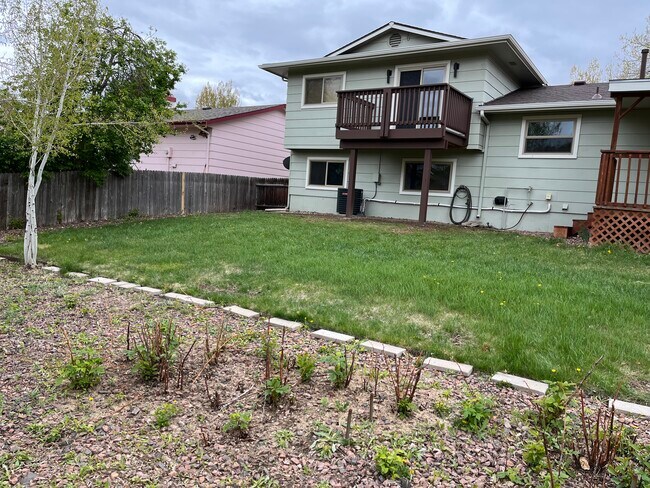 Building Photo - 5303 Meadowgreen Dr