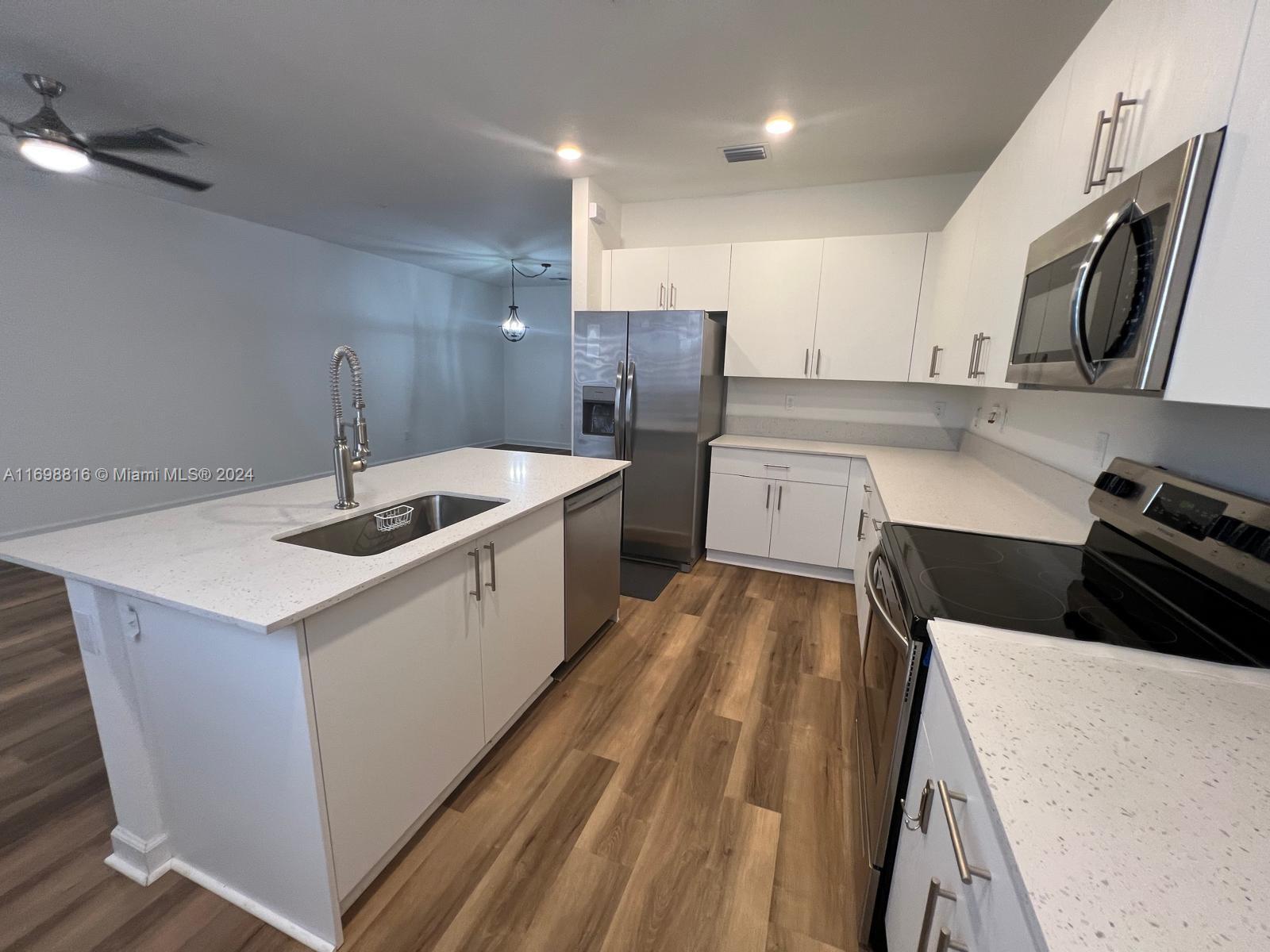 Building Photo - 256 SW 159th Ter