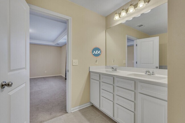 Building Photo - Beautiful Home in Seagrass Station