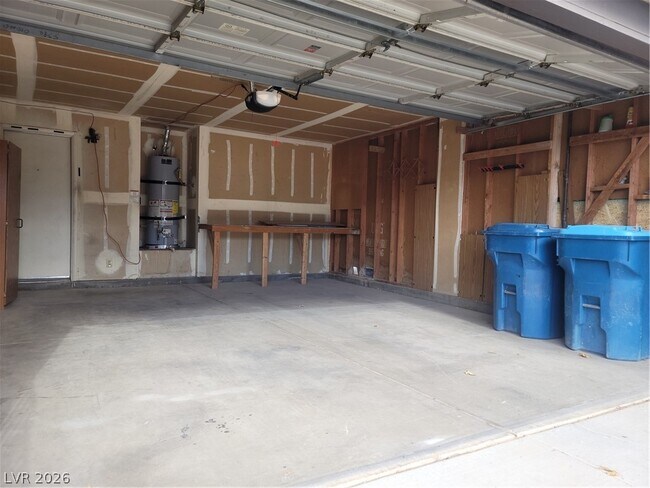 Building Photo - 5712 Swimmer Dr