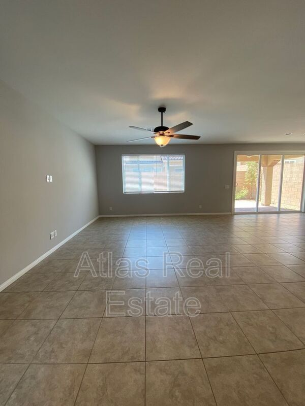 Building Photo - 10455 Skye Knoll Ave