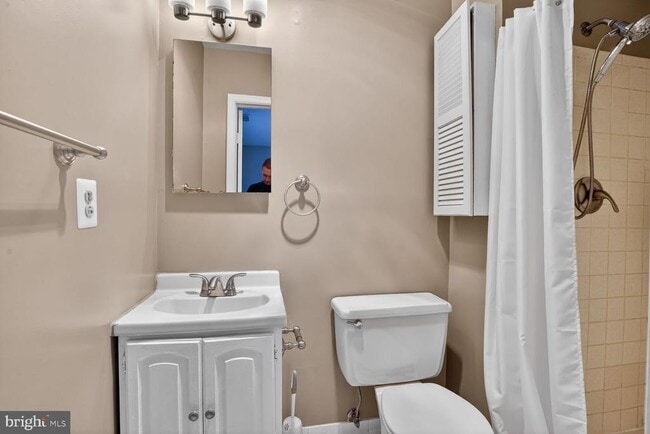 Building Photo - 7600 Lisle Ave