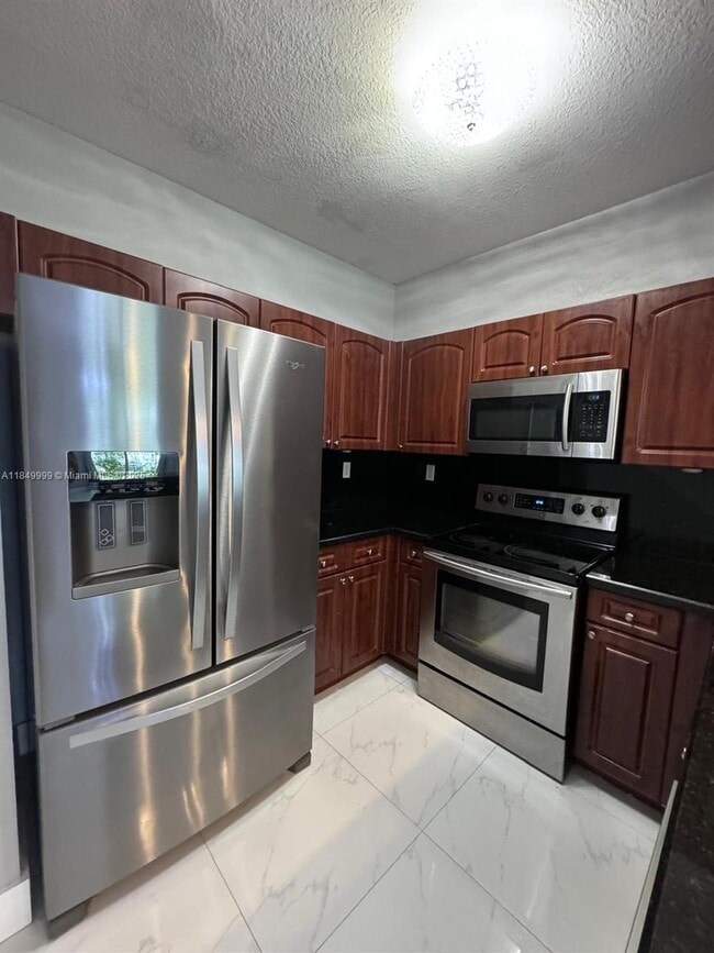 Building Photo - 8420 SW 150th Ave