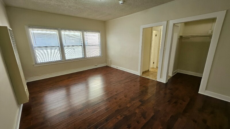 Building Photo - 1521 Wilcox Ave