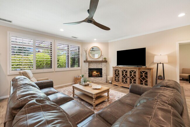 Building Photo - 39295 Camino Manena