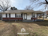 Building Photo - Charming 3BR Home in 38117- Hardwood Floors & Fenced Backyard