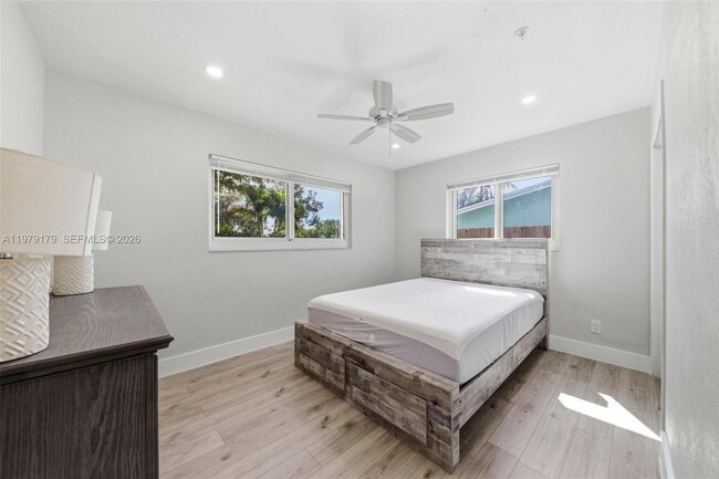 Building Photo - 4561 SW 25th Terrace