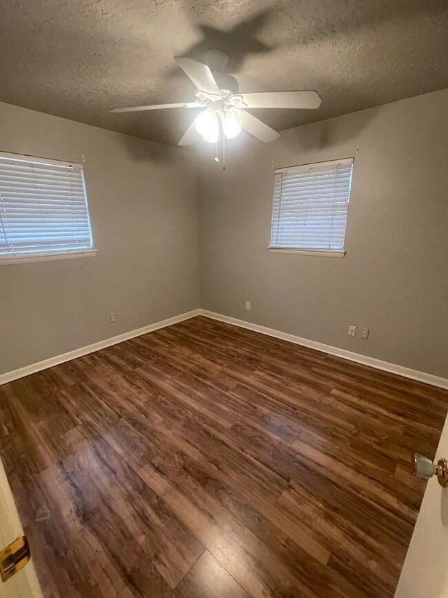 Building Photo - NORMAN HOME AVAILABLE FOR LEASE