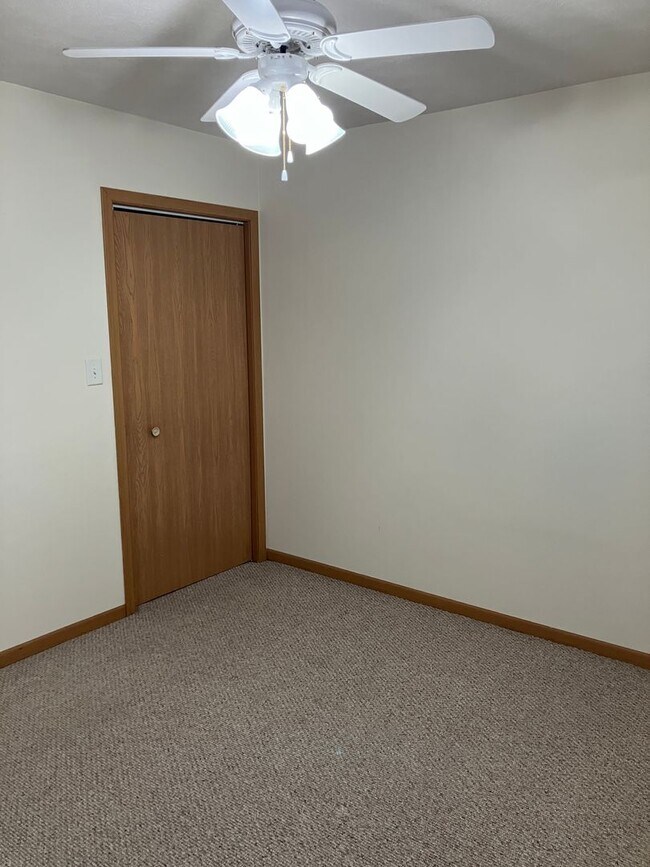 Building Photo - Spacious & Well-Maintained 1-Bedroom Apartment in New Bremen!