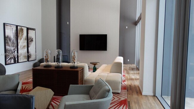 Building Photo - 1300 Brickell Bay Dr