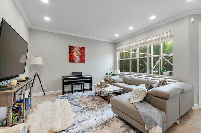 Building Photo - 604 Stanton Dr