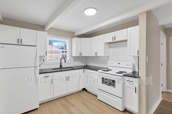 Building Photo - 3092 Grasmere Ave