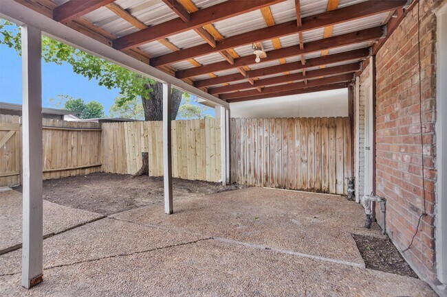 Building Photo - 9541 Clanton St