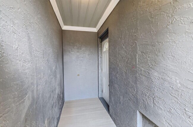 Building Photo - 409 47th St