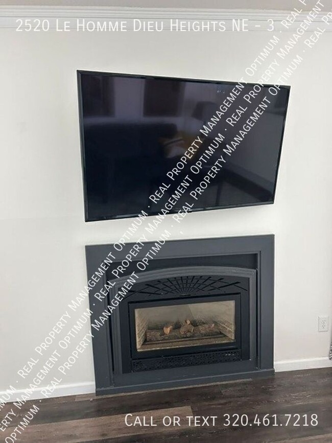 Building Photo - 2520 Le Homme Dieu Heights NE
