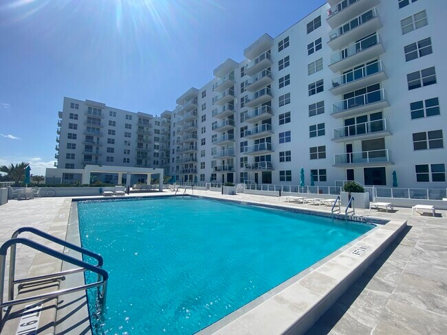 Building Photo - 3450 S Ocean Blvd