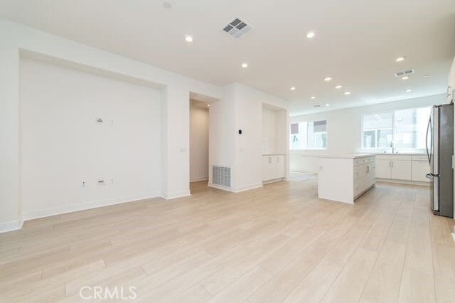 Building Photo - 627 S Lyon St