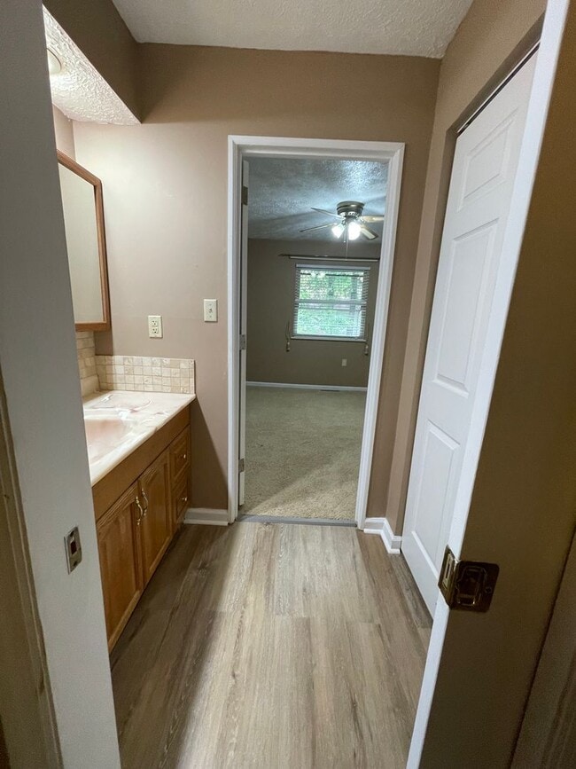 Building Photo - 338 Oxford Dr