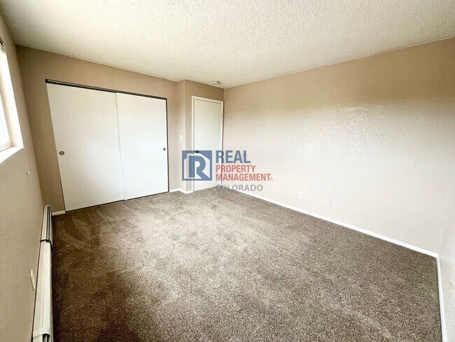 Building Photo - 4340 Loomis Ave