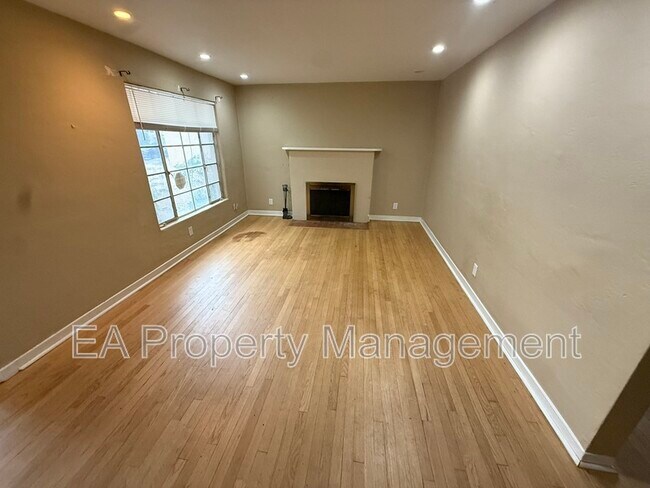 Building Photo - 1106 Princeton Dr NE