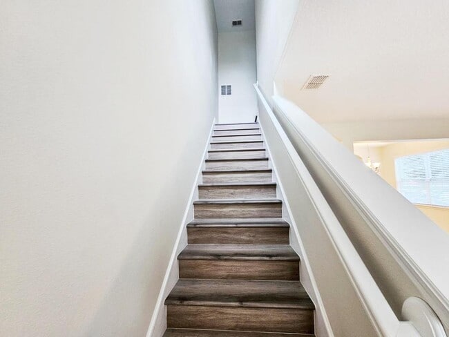 Building Photo - 12754 Garridan Ave