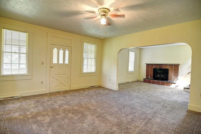 Building Photo - Renovated Farmhouse on Over 2 Acres – Waynesville Schools