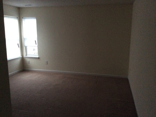 Building Photo - Avon - 4 BR home!