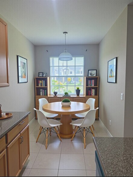 Staged Eat in Kitchen - 1561 SE Hampshire Way
