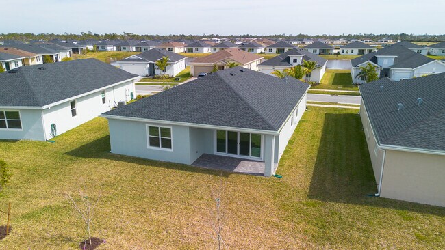 Building Photo - 13885 SE Riversway St