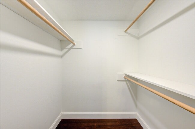 Building Photo - 1909 Brun St