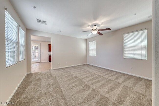 Building Photo - 708 Point Bluff St