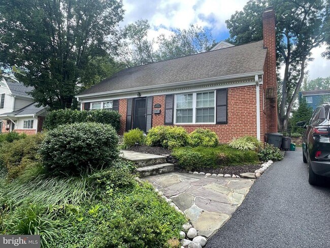 Building Photo - 8804 Walnut Hill Rd