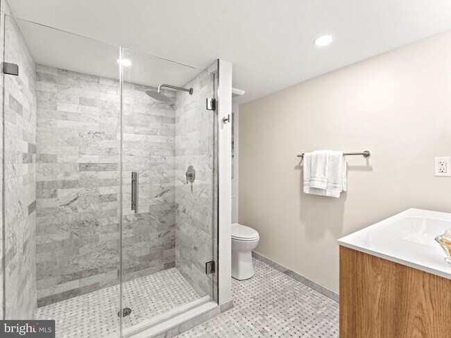 Building Photo - 532 Shepherd St NW