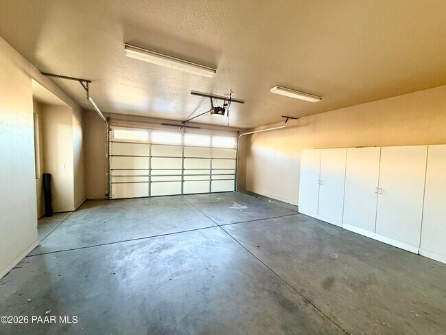 Building Photo - 2207 Sequoia Dr